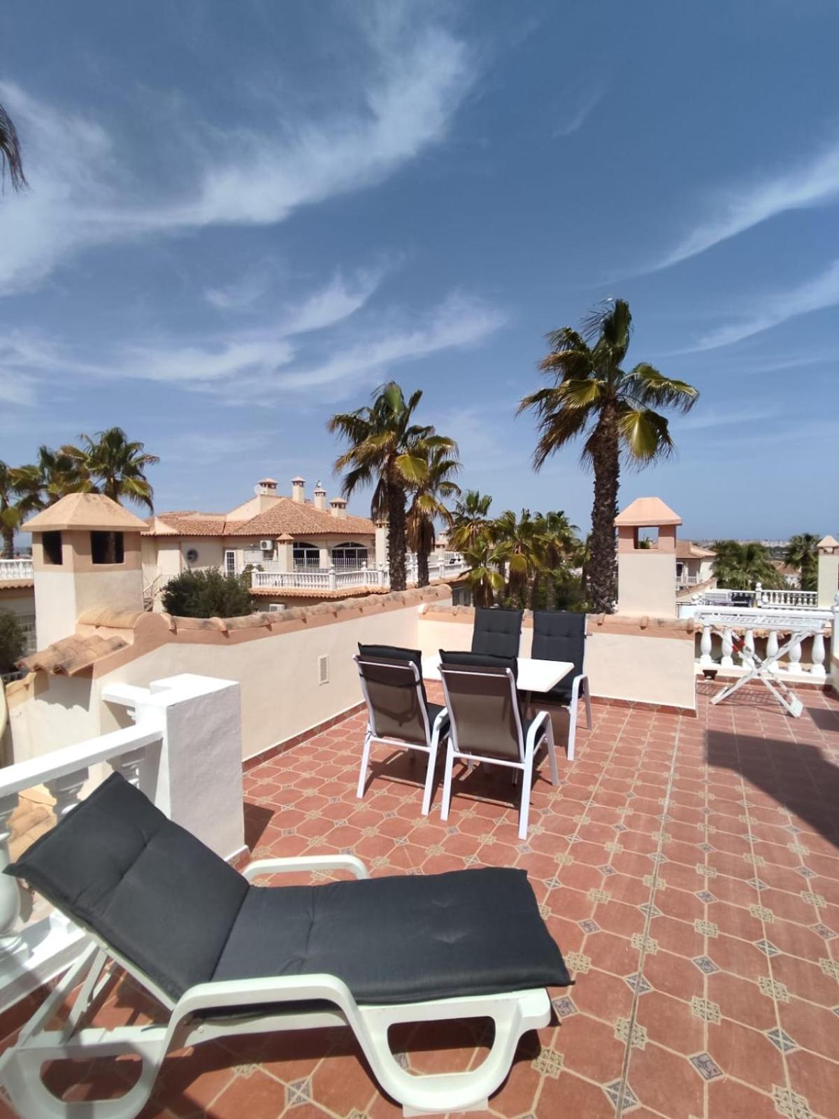Schoenes Ruhiges Rooftop Apartment Mit Grosser Dachterrasse Torrevieja Exteriér fotografie