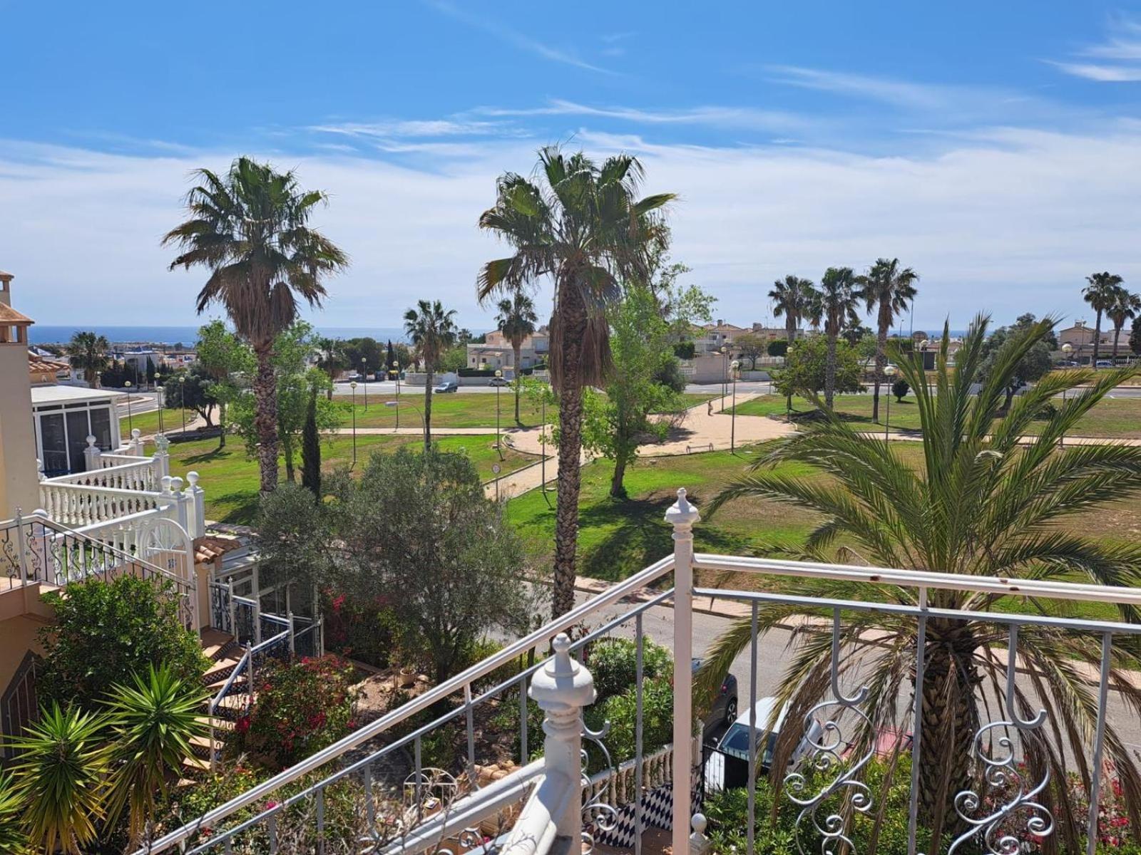 Schoenes Ruhiges Rooftop Apartment Mit Grosser Dachterrasse Torrevieja Exteriér fotografie